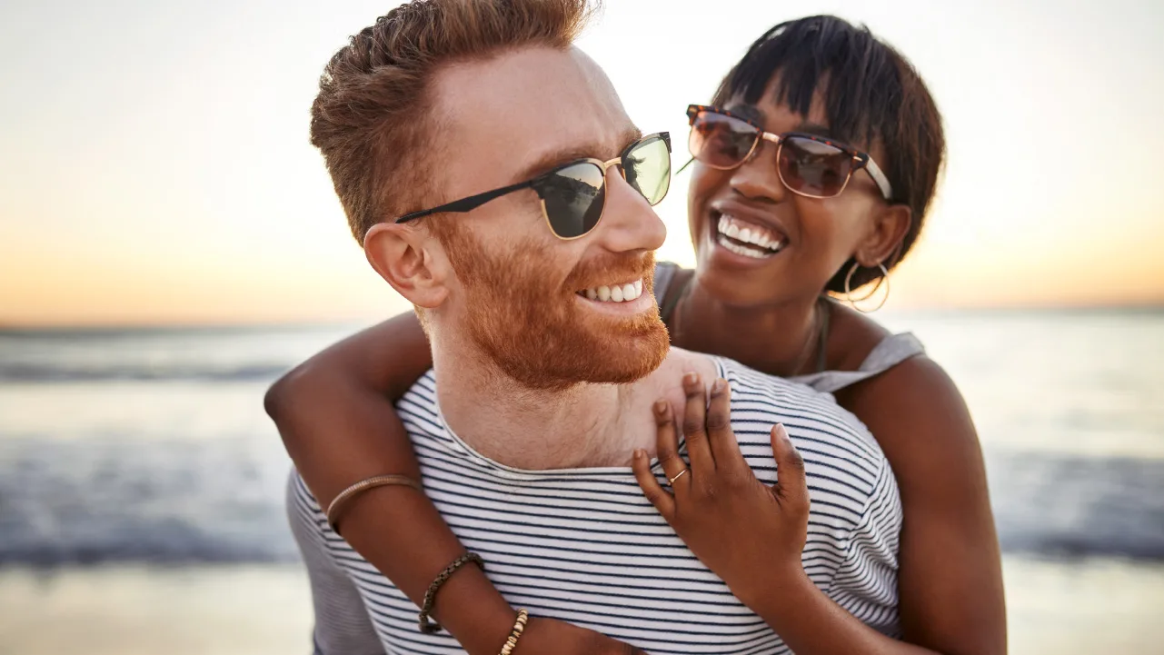 SOC_3 ways to avoid a low credit score_V1-R1_1280x720_04.jpg