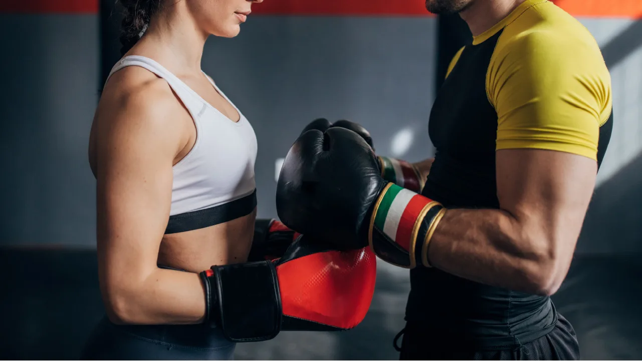 SOC_5 ways to combat rising credit card rates_V1-R2_1280x720_04.jpg