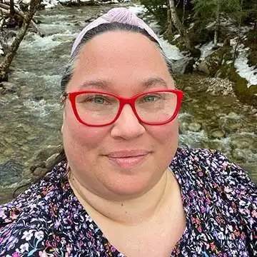 author Alicia Casner profile photo