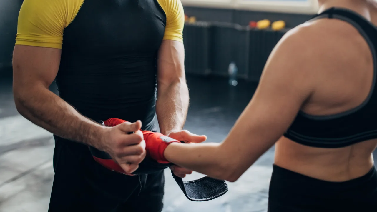 SOC_5 ways to combat rising credit card rates_V1-R2_1280x720_02.jpg