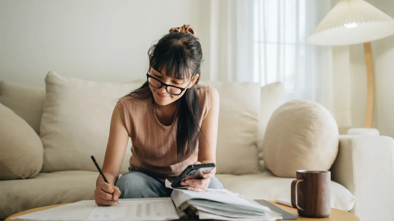 SOC_The REAL damage debt can create is BIGGER than just your credit_V3-R1_1280x720_04.jpg